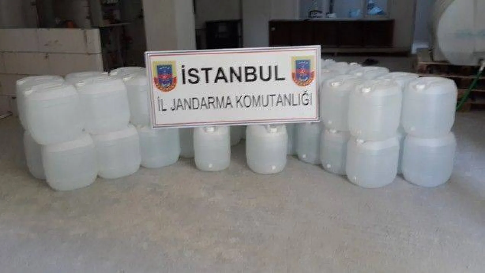 Kolonya atölyesinde içki ürettiler