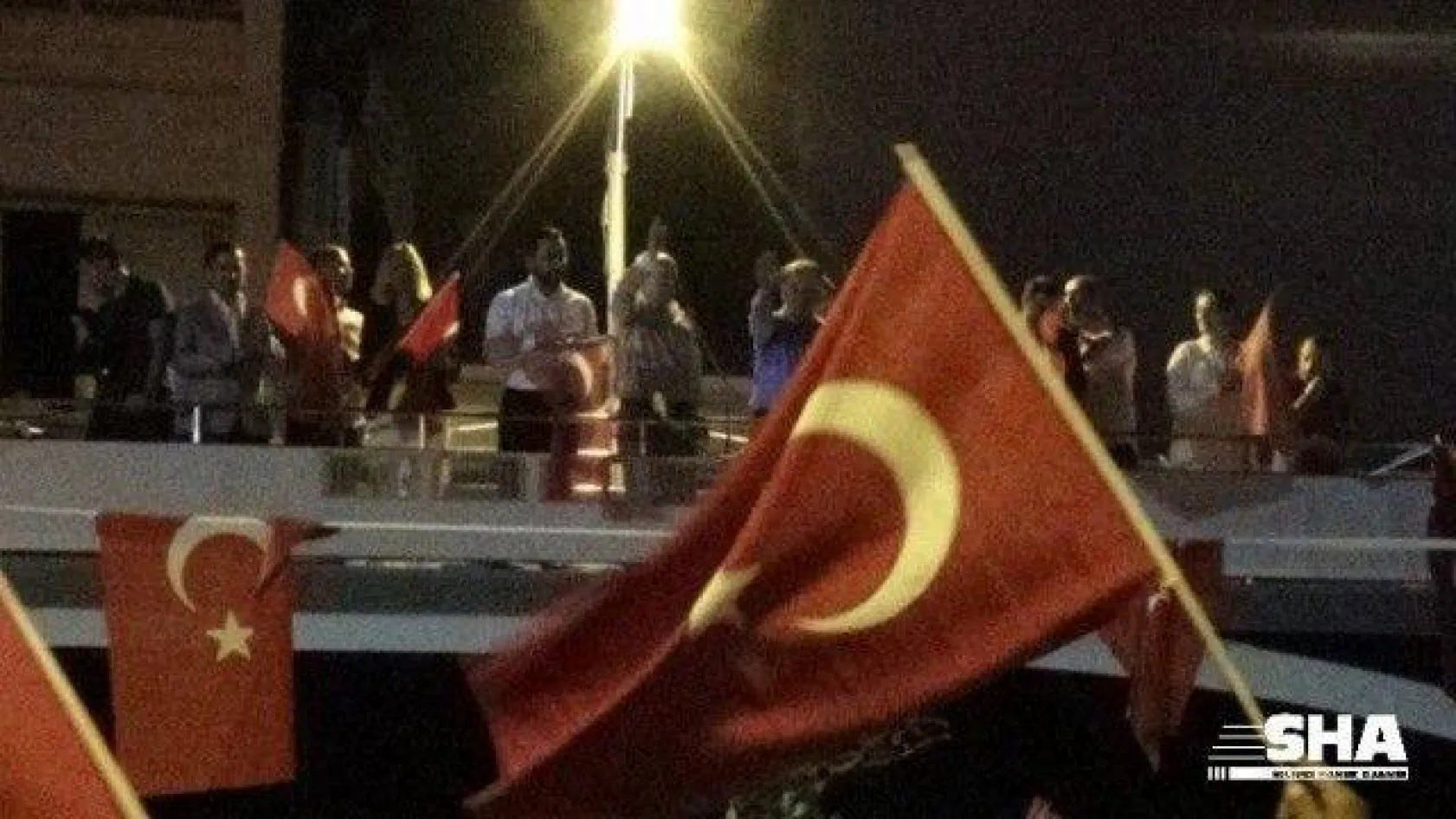 Başkan Topbaş, Silivri'de Demokrasi nöbetine katıldı