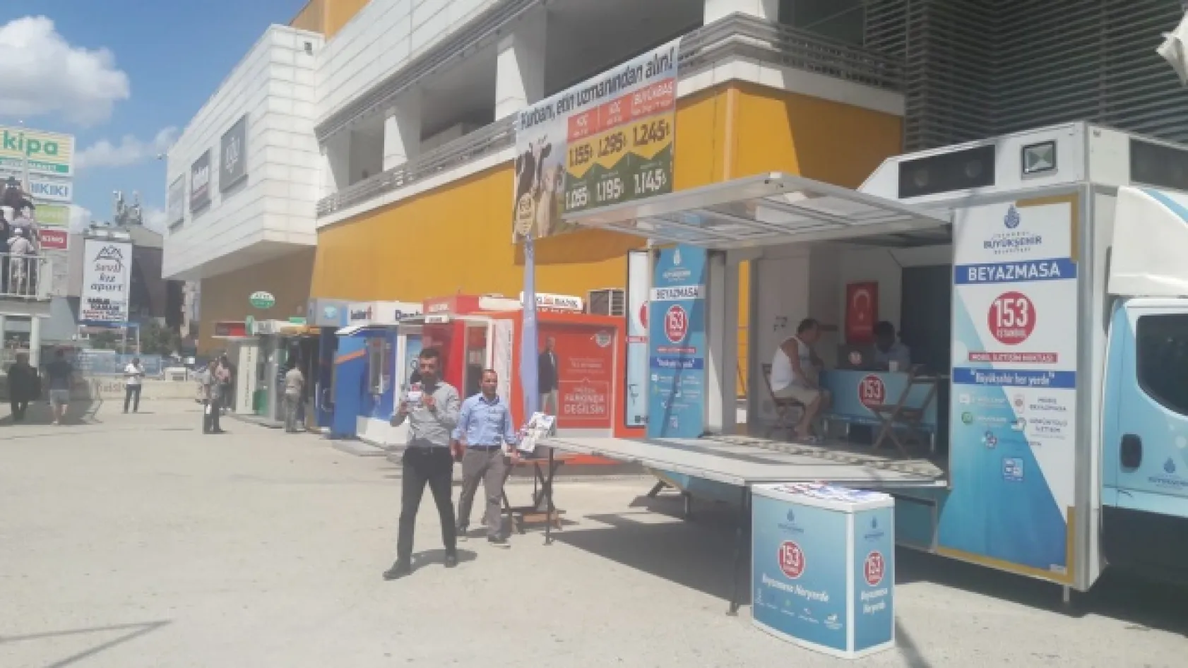 Bozoğlu, İBB'den 50 Kişilik Ekiple Çıkarma Yaptı