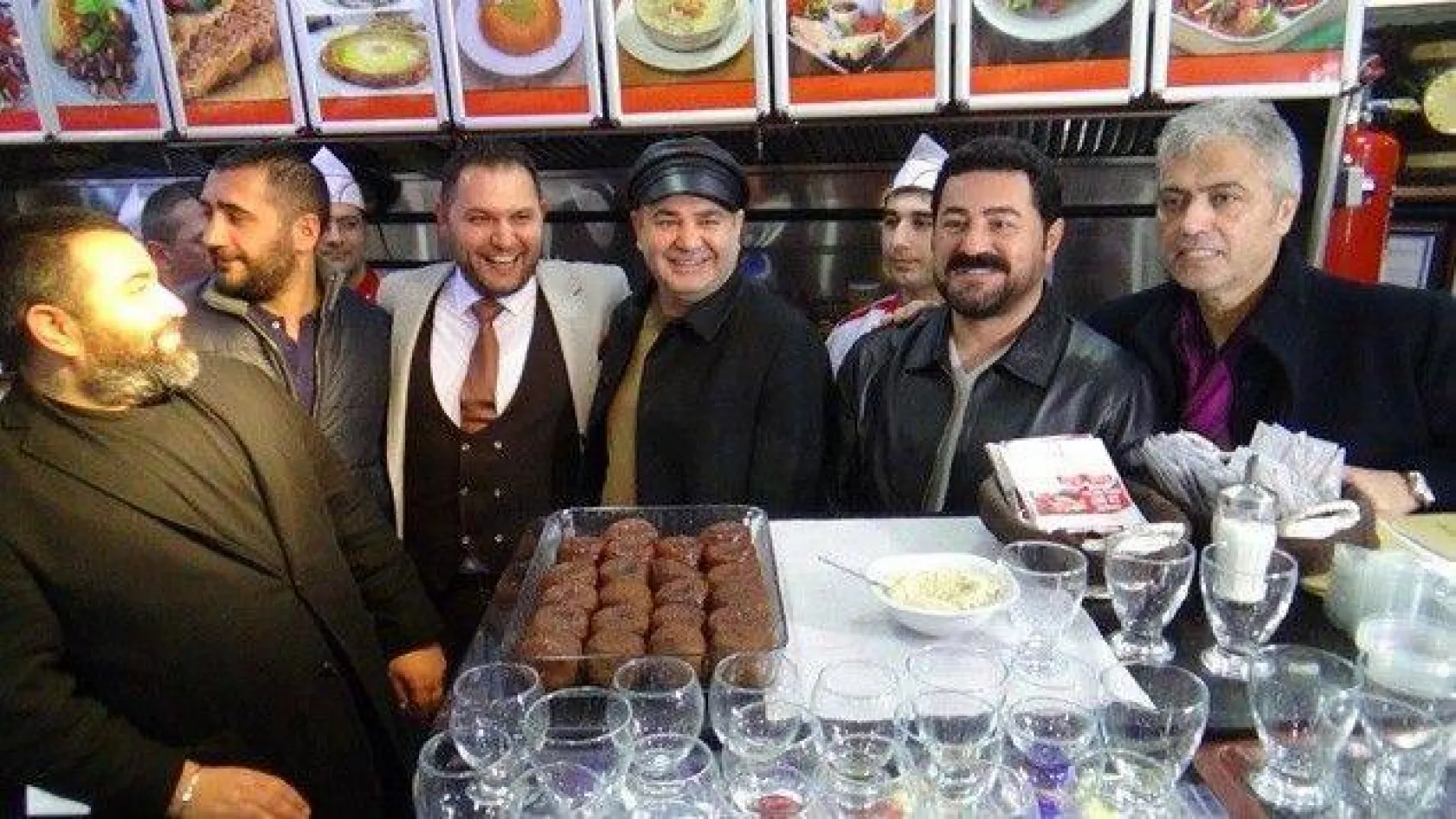 Adına yaraşır bir açılış yaptılar! [Foto Galeri]