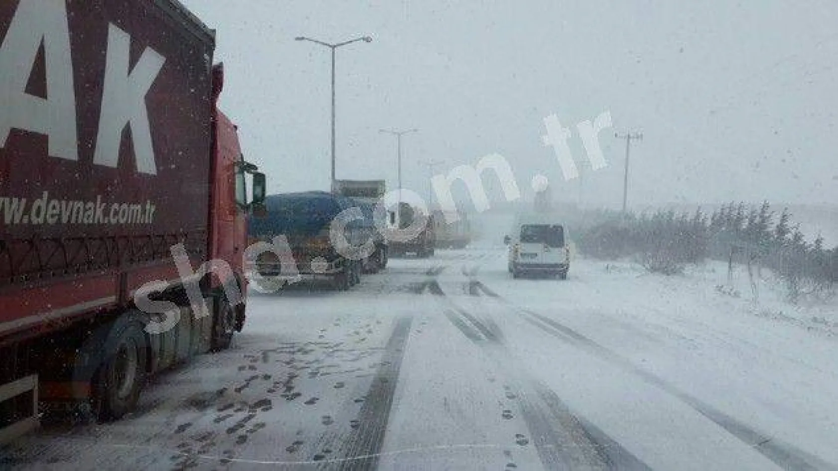 Tem Otoyolu Trafige Kapandı