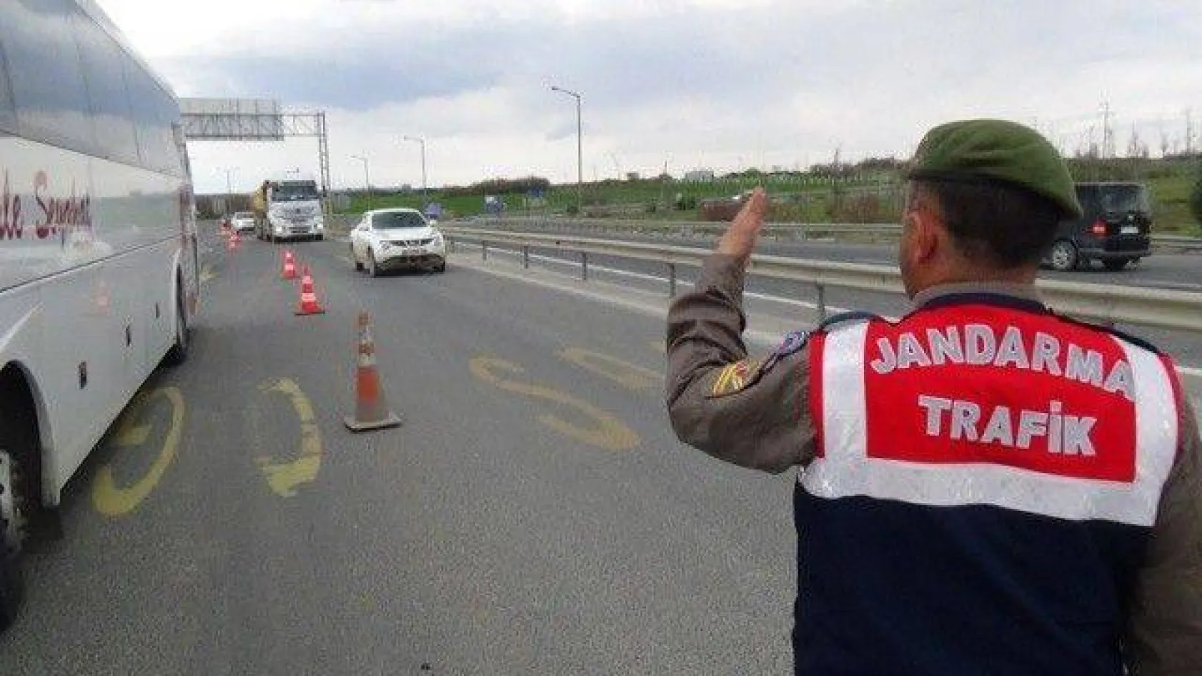 Jandarma adeta kuş uçurtmuyor