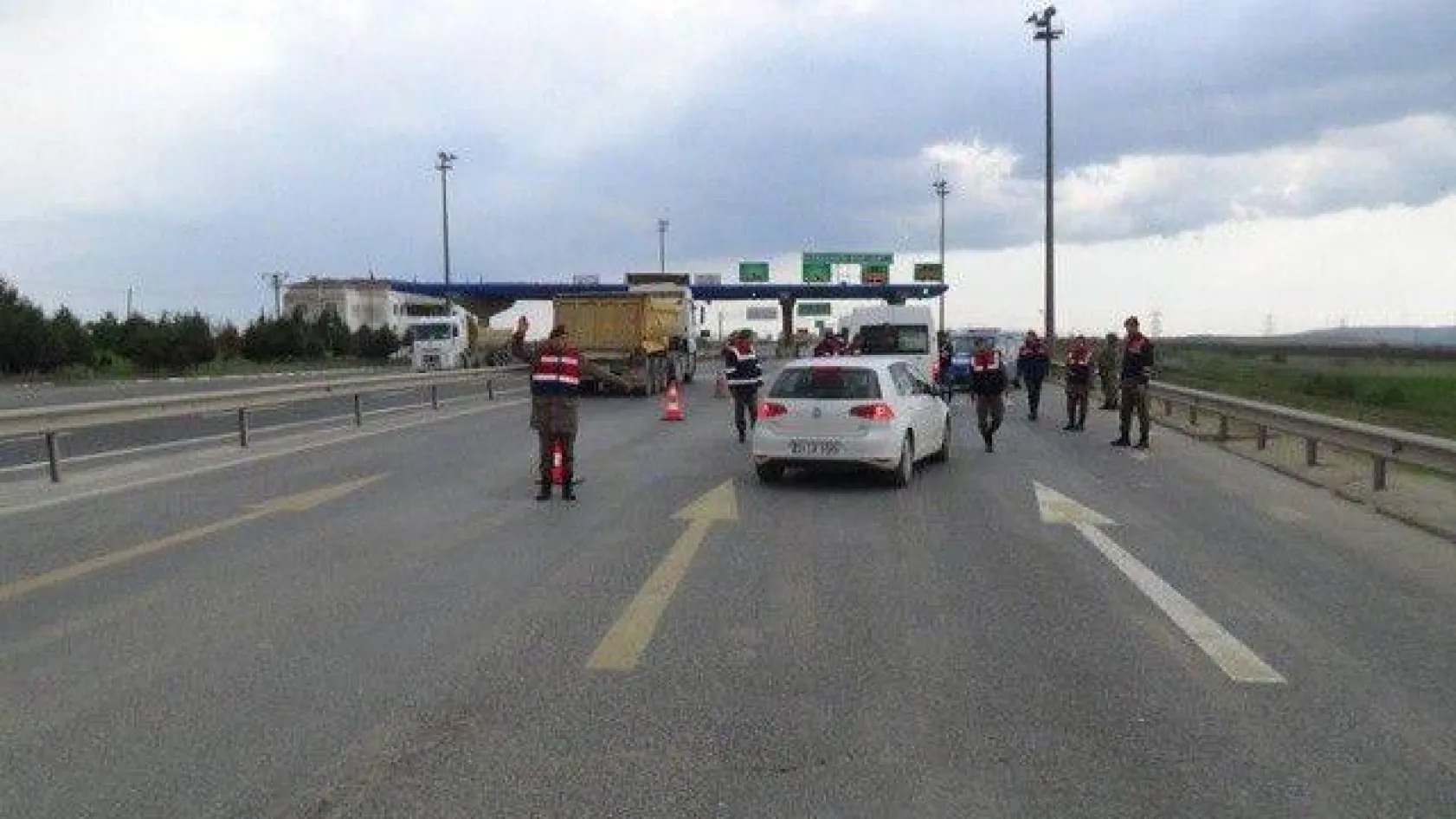 Jandarma adeta kuş uçurtmuyor