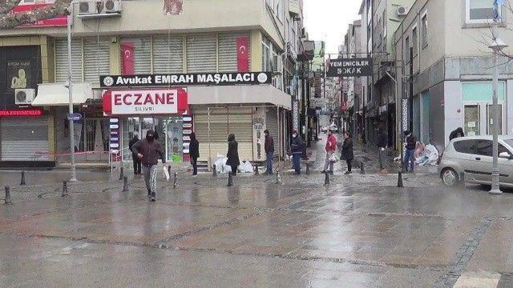 Silivri'de sokaklar ve caddeler ıssız kaldı