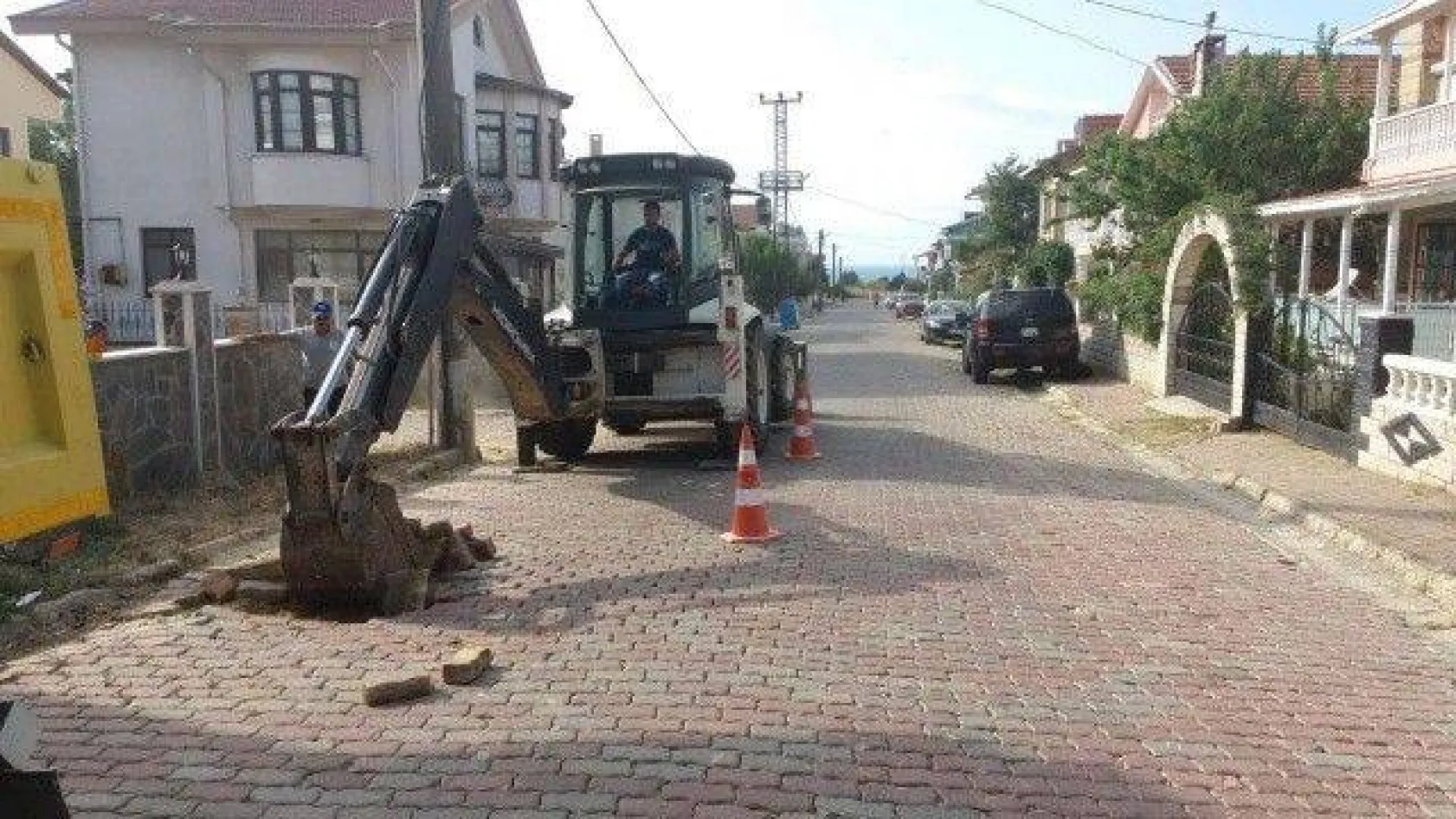 Ekipler Saha Çalışmalarını Sürdürüyor