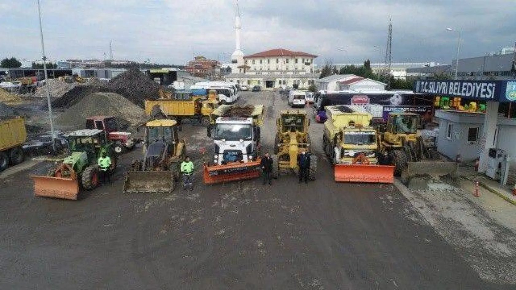 Silivri Belediyesinden Yoğun Kar Mesaisi