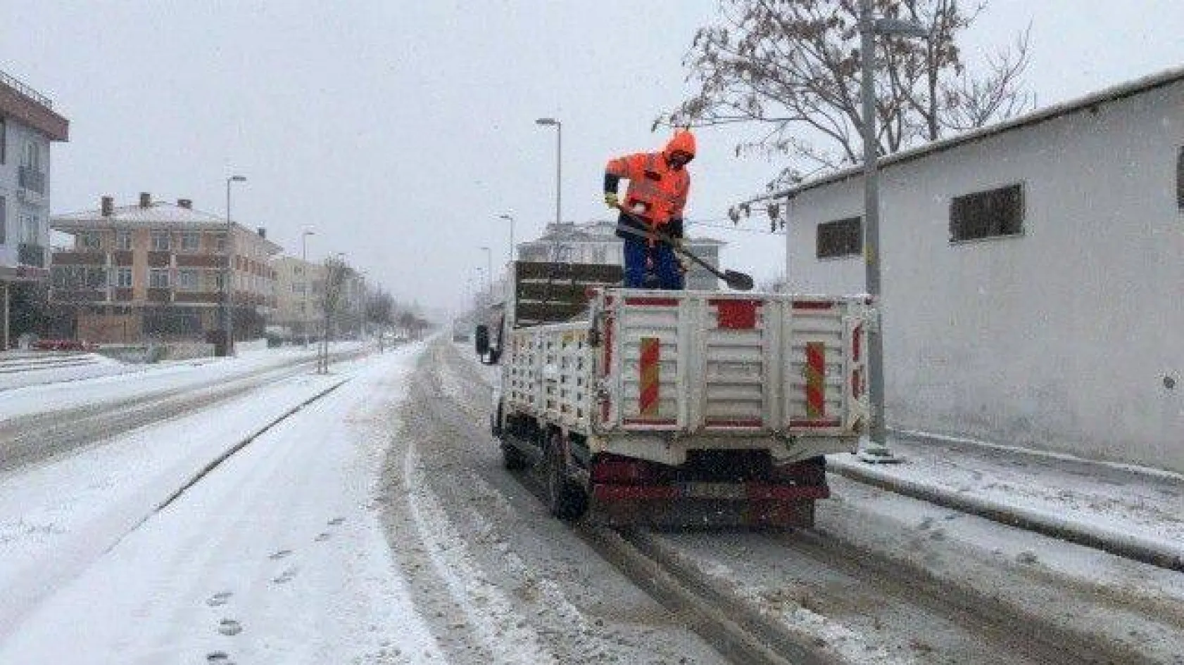 Silivri Belediyesinden Yoğun Kar Mesaisi