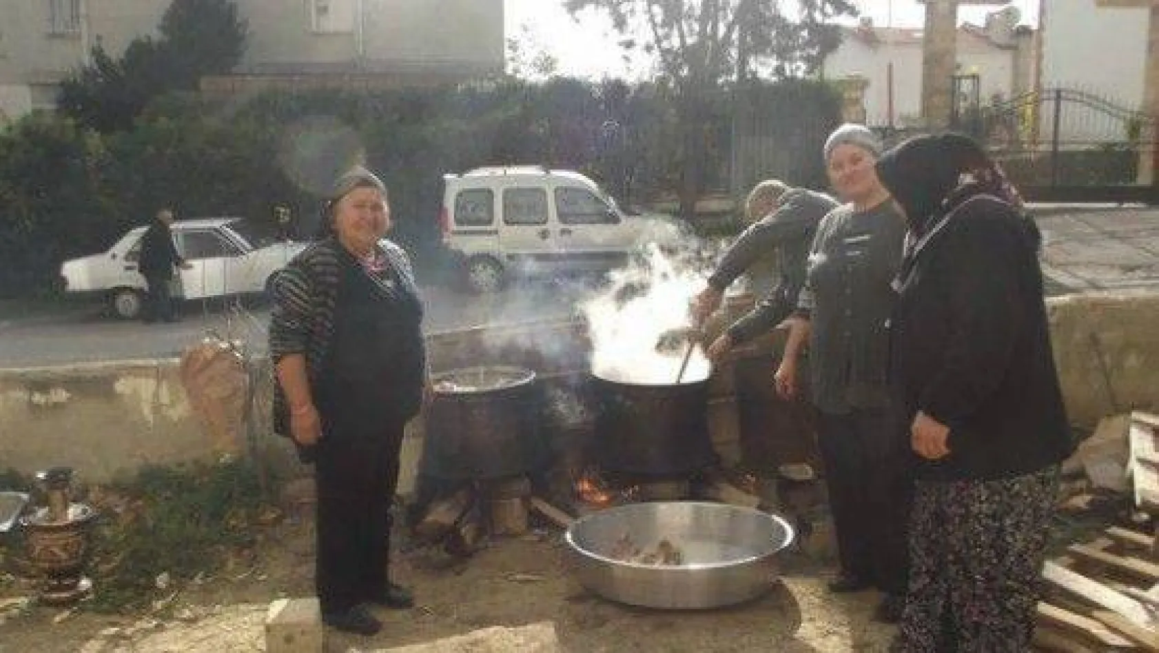 Aşureler kaynadı,kurbanlar kesildi
