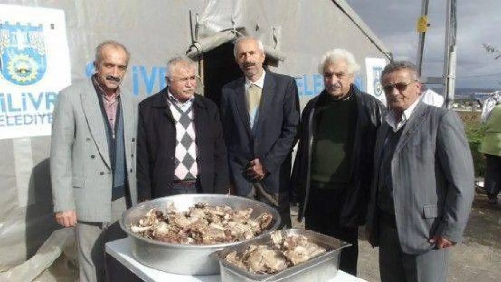 Aşureler kaynadı,kurbanlar kesildi