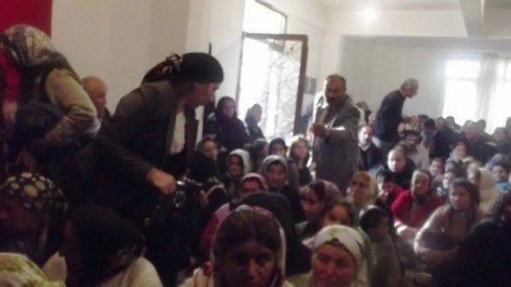 Aşureler kaynadı,kurbanlar kesildi