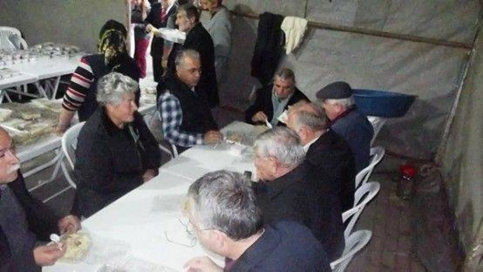 Aşureler kaynadı,kurbanlar kesildi