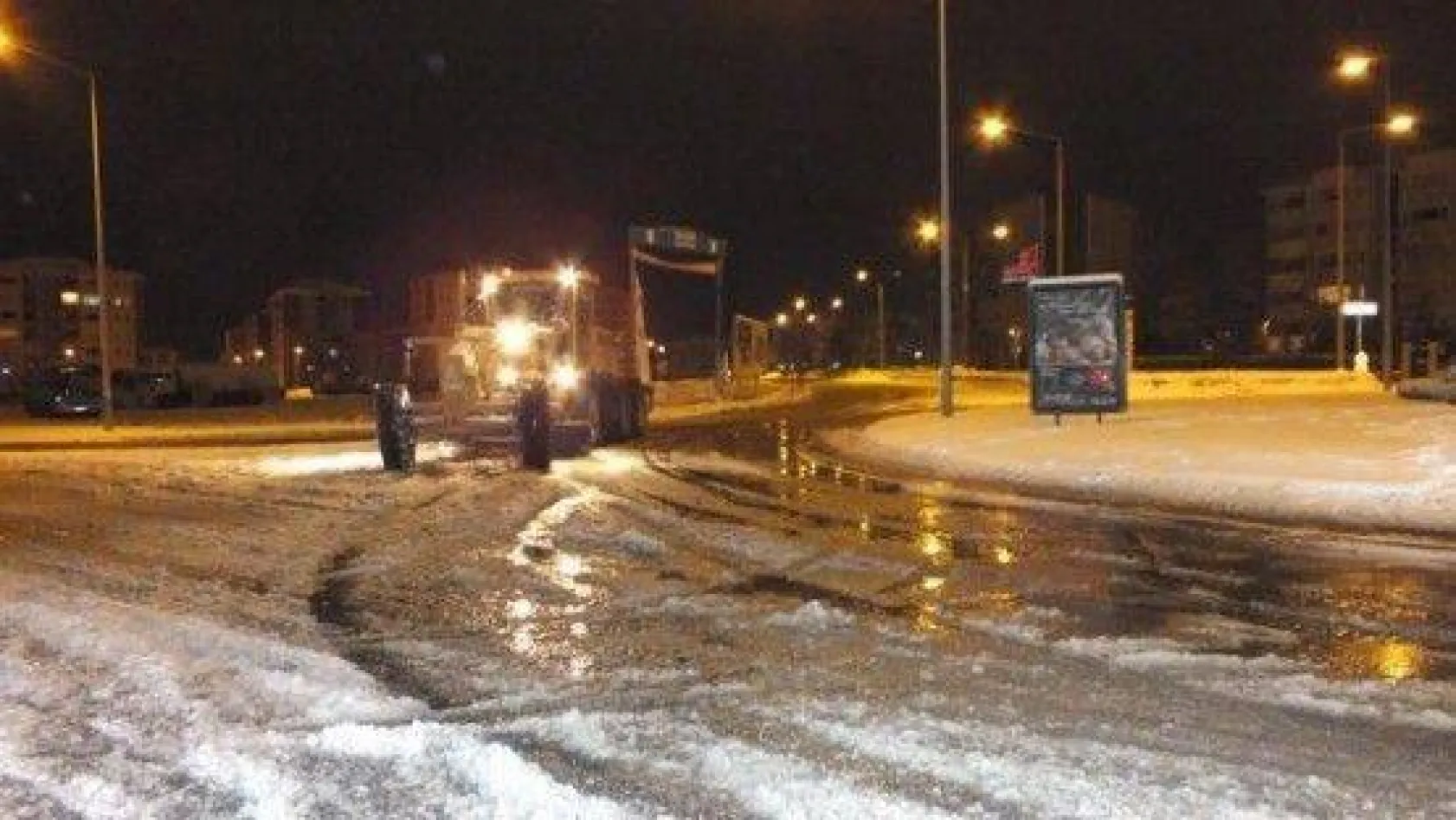 İlçede kar çalşımaları