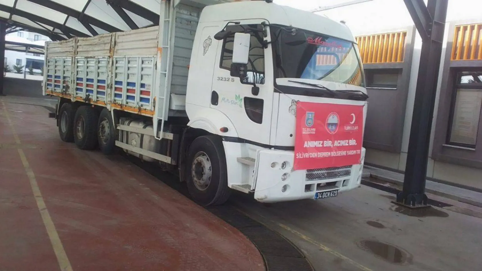 Hatay'da kurulan çadır köyler için 22. tır yola çıktı