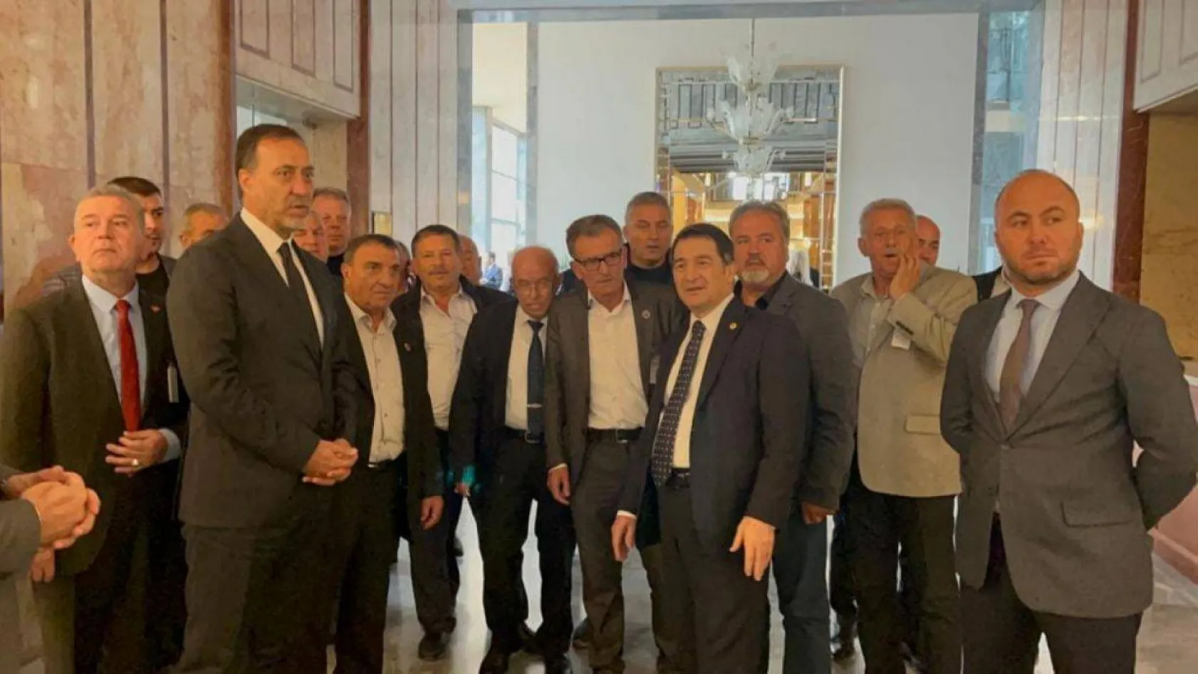 Başkan Yılmaz muhtarlar ile Ankara mesaisi yaptı