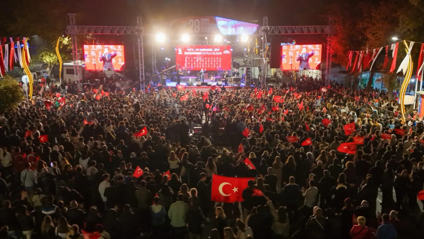 29 Ekim'de Silivri'de tarihinin en kalabalık kutlaması yapıldı