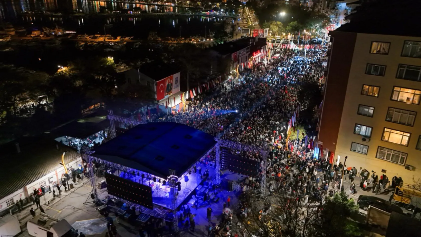 29 Ekim'de Silivri'de tarihinin en kalabalık kutlaması yapıldı