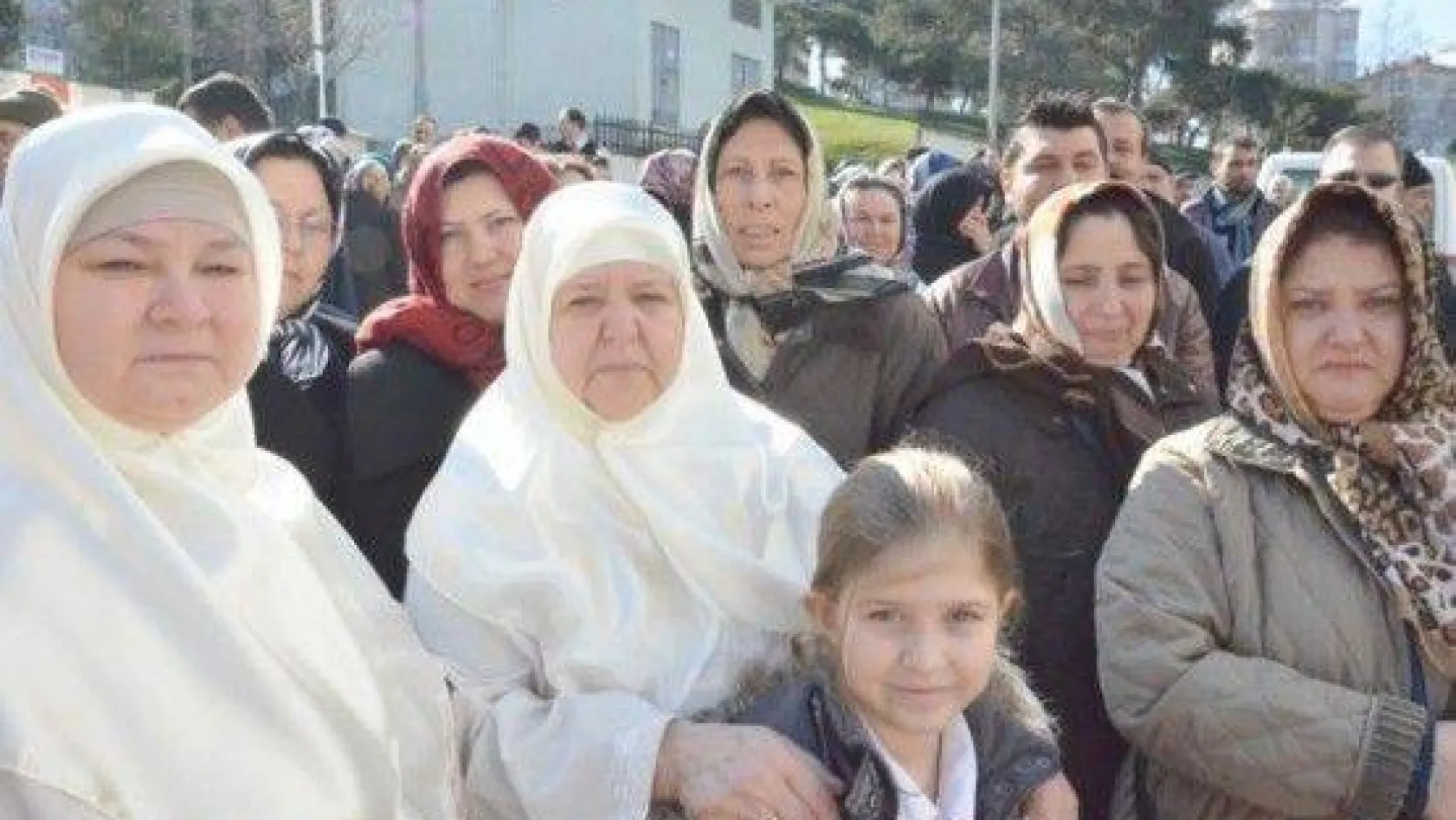 Dualarla uğurlandılar