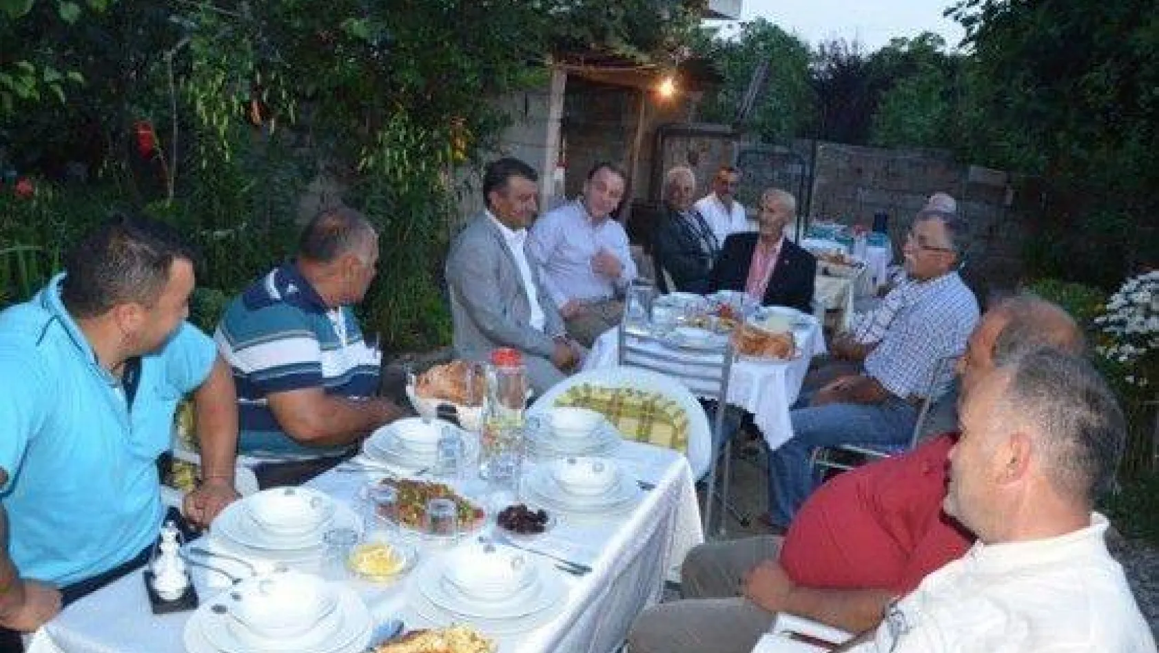 Işıklar Küçüksinekli'de İftar Yaptı