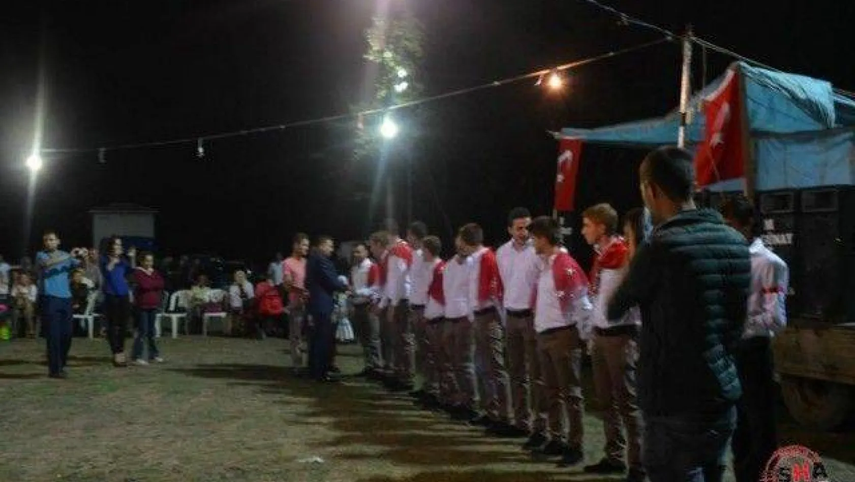 CHP'li gençler 95/4 tertiplerin asker gecelerine katıldı