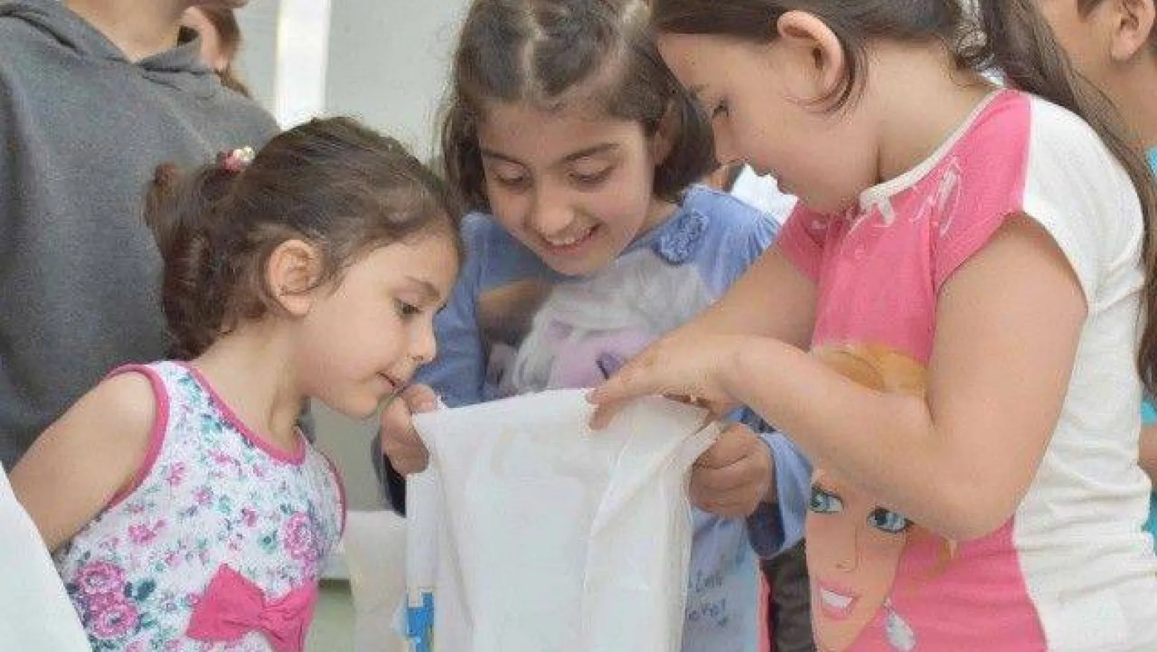 Başkan Yılmaz'dan 20 Bin Çocuğa Bayram Kıyafeti