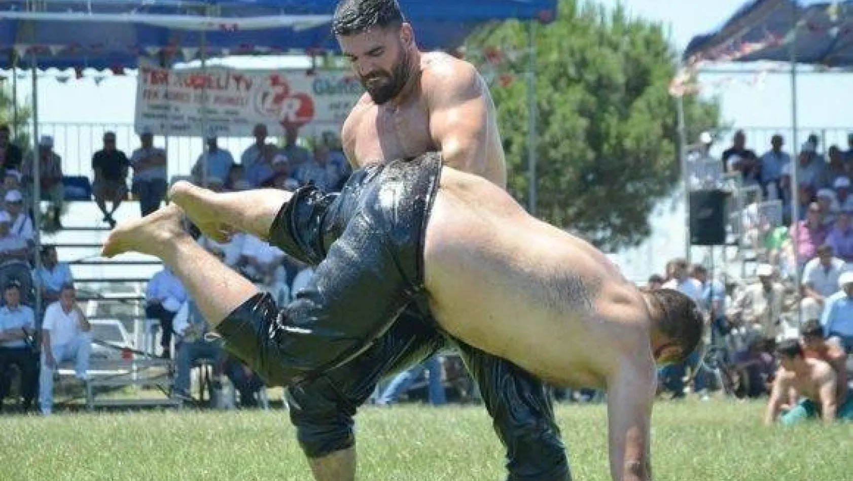 400 Güreşçi Silivri Er Meydanında Yarıştı