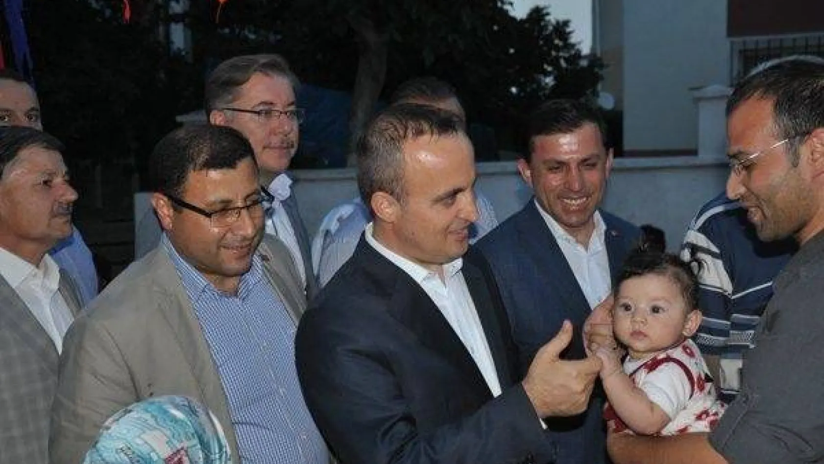 Vefa İftarına 2 Vekil 4 Bin Vatandaş Katıldı