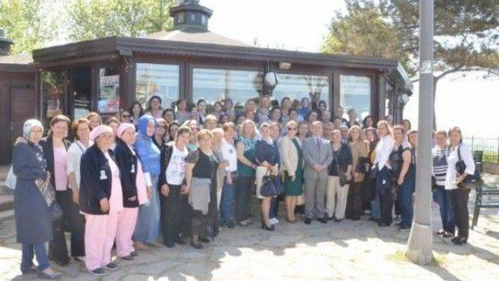 Gümüşyakalı Kadınlar Belediyenin Hizmetlerini İnce