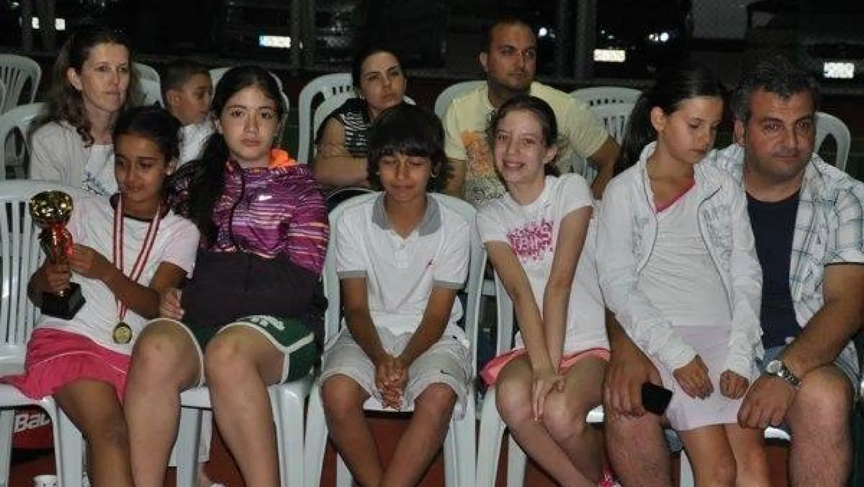 Tenis Turnuvası Şampiyonları Belli Oldu