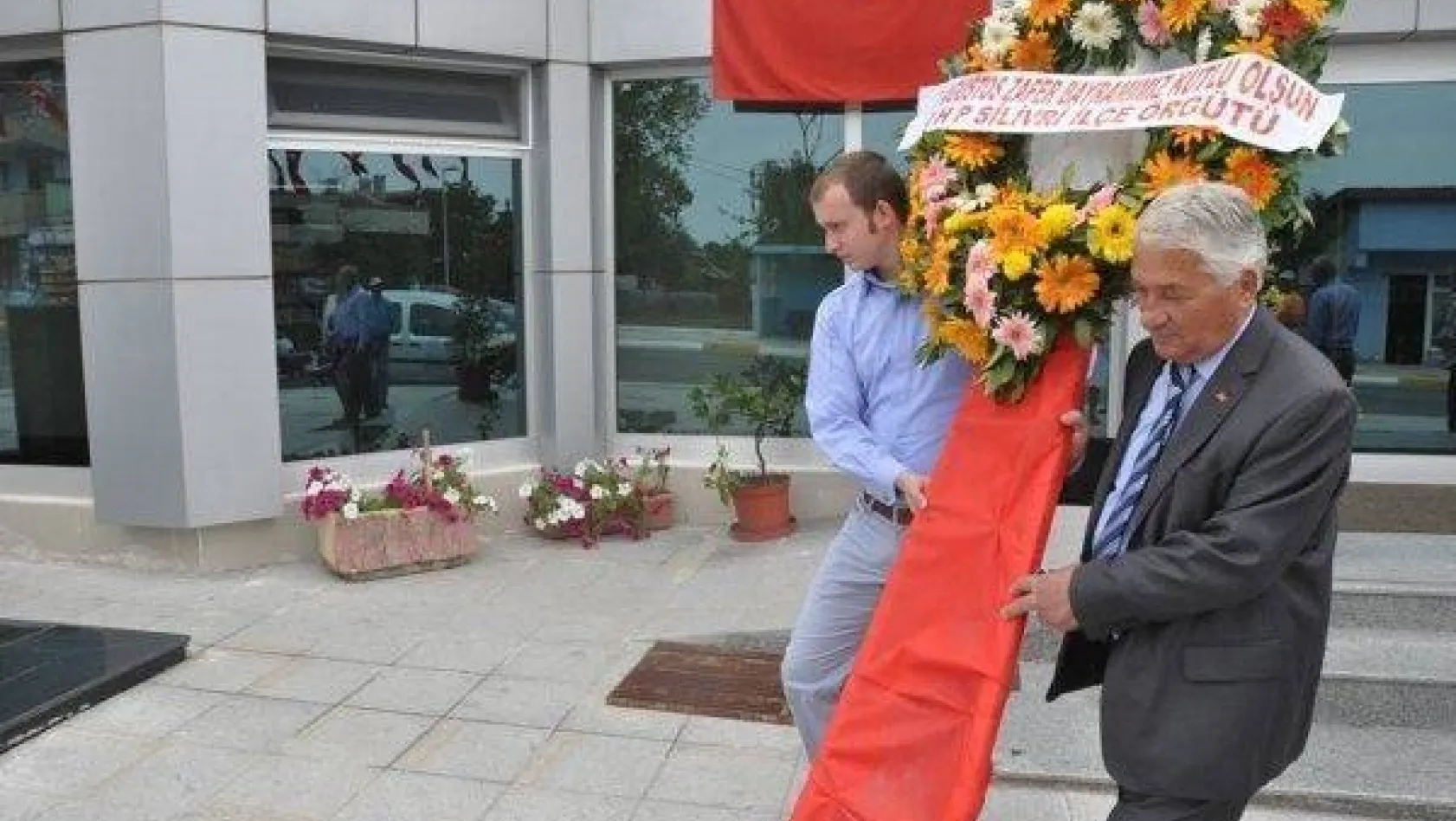 CHP'den 'alternatif' kutlama