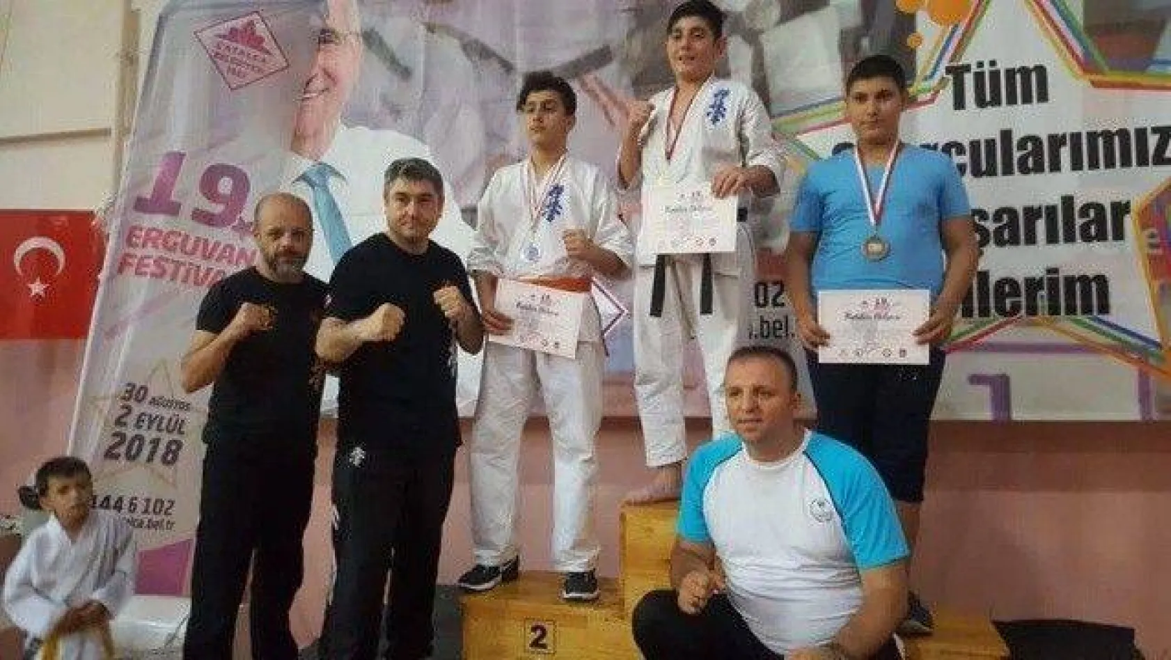 Uzakdoğu sporları madalyaya doymuyor