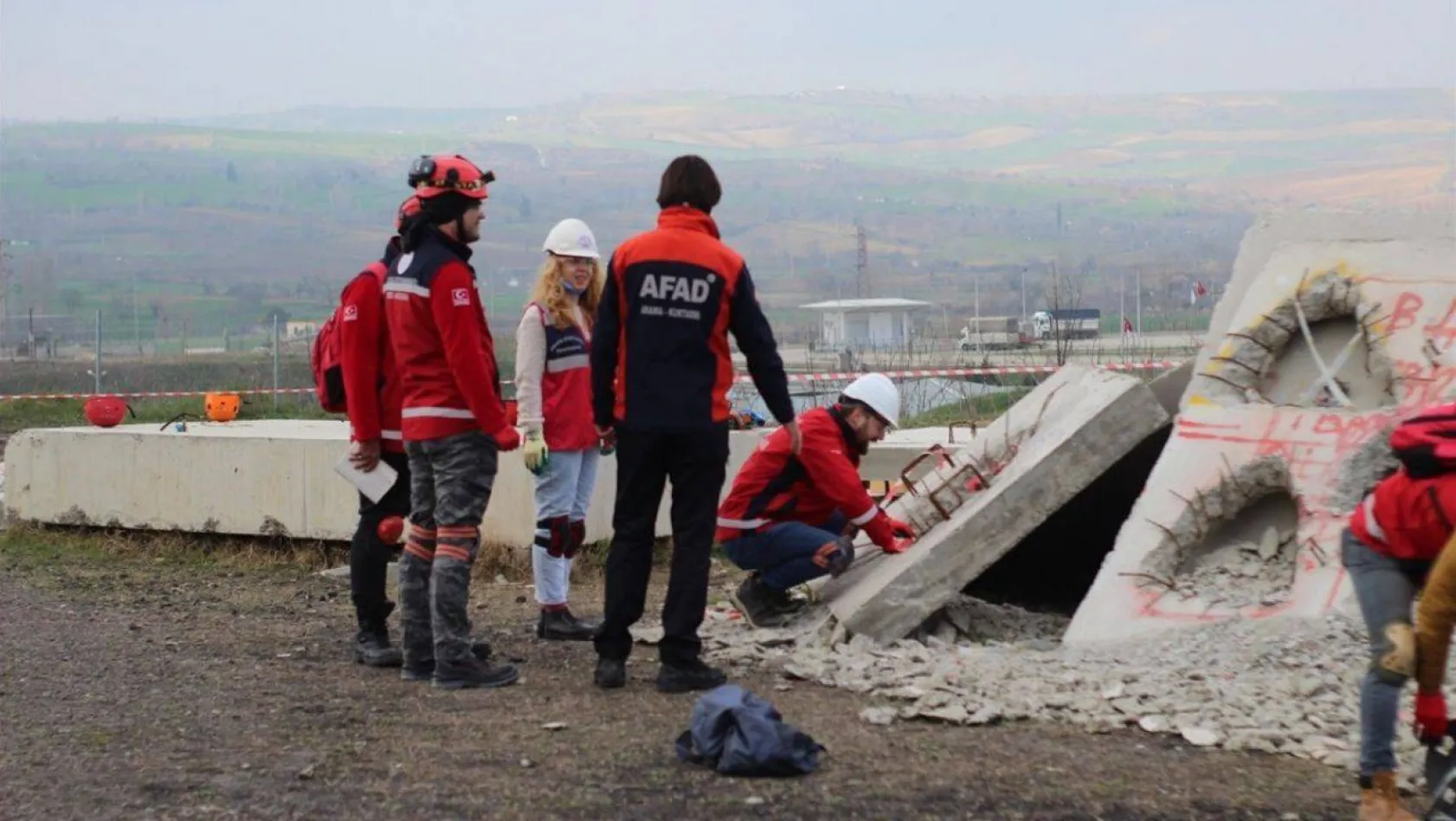 100 bin arama kurtarma personeli için Tekirdağ'da afet eğitimi