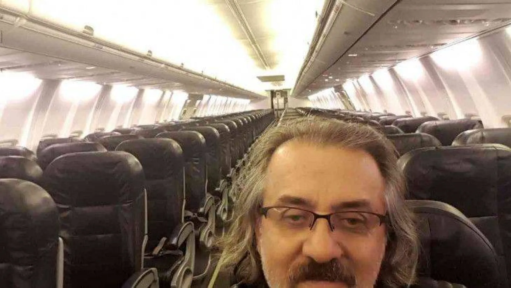 189 kişilik yolcu uçağında tek başına seyahat etti