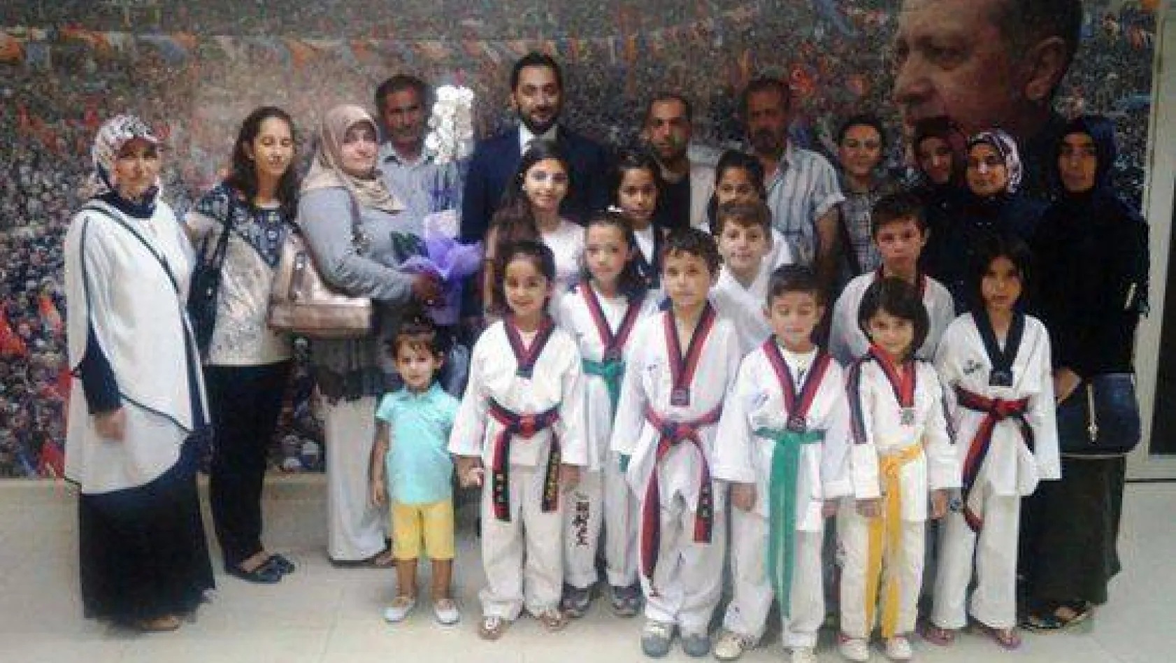 Minik Taekwondoculardan Kutlu'ya Ziyaret