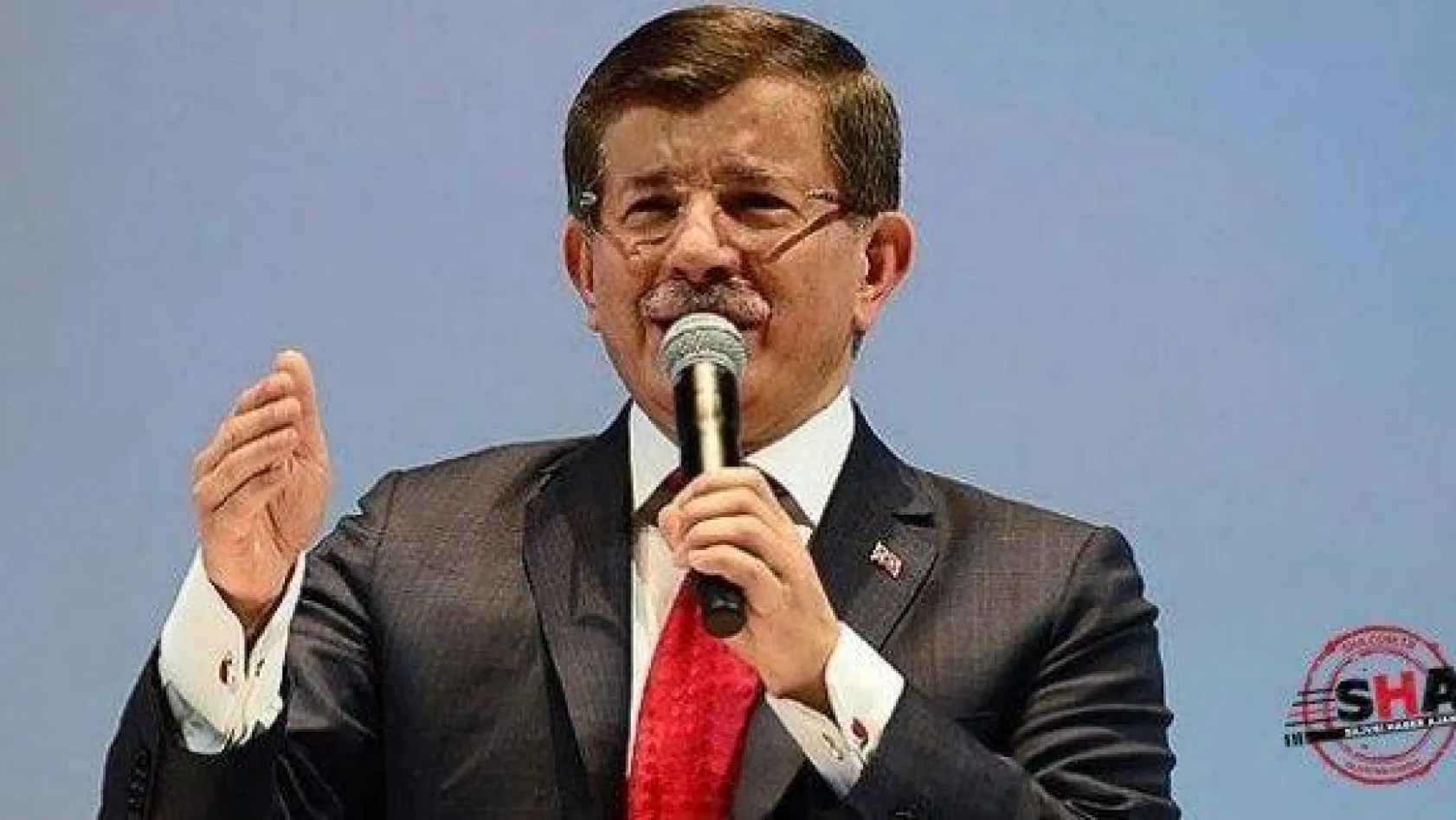 Davutoğlu yeniden AK Parti Genel başkanı seçildi