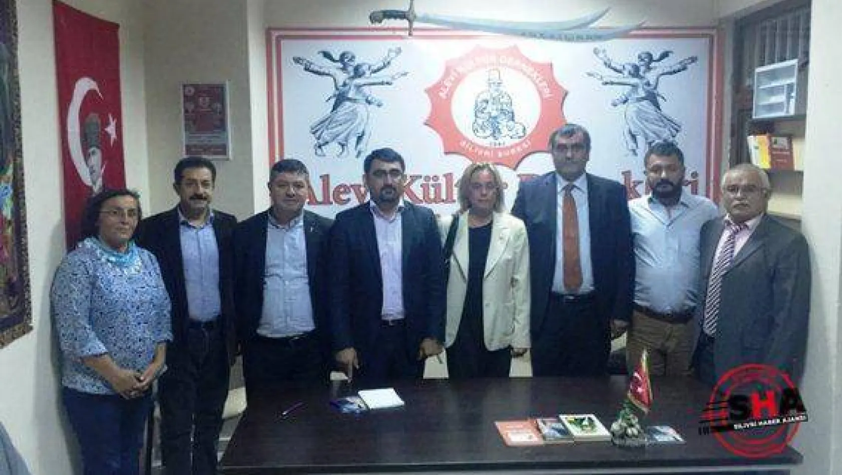 CHP'li adaylar Alevi Derneğini ziyaret etti.