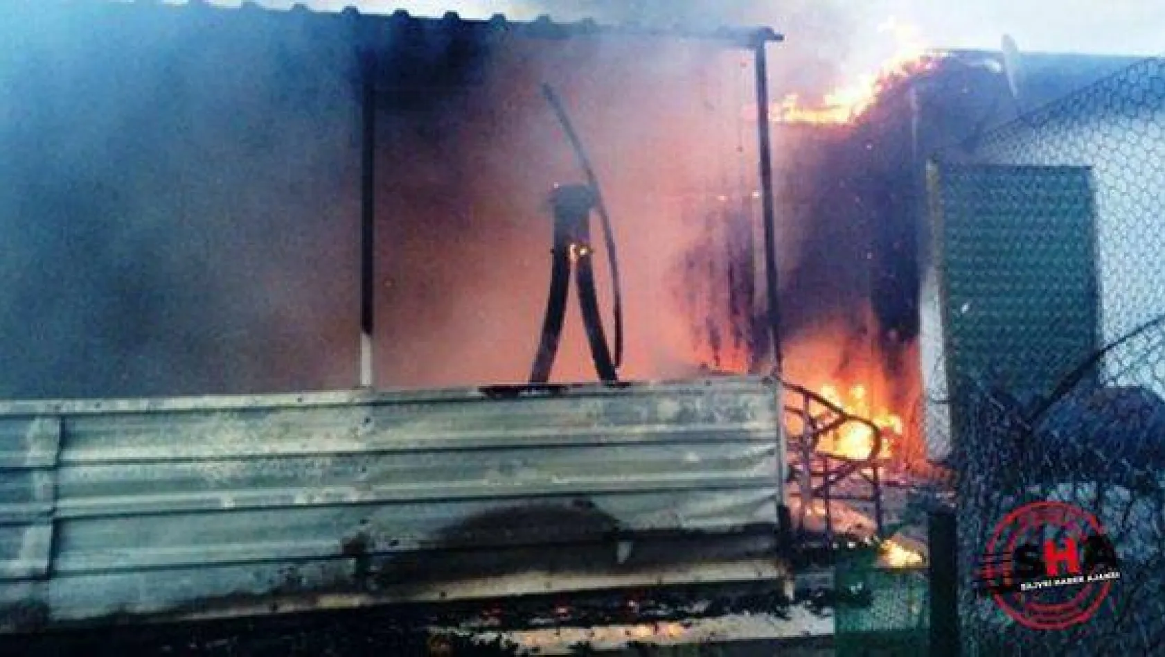 Selimpaşa 'da Baraka Yangını
