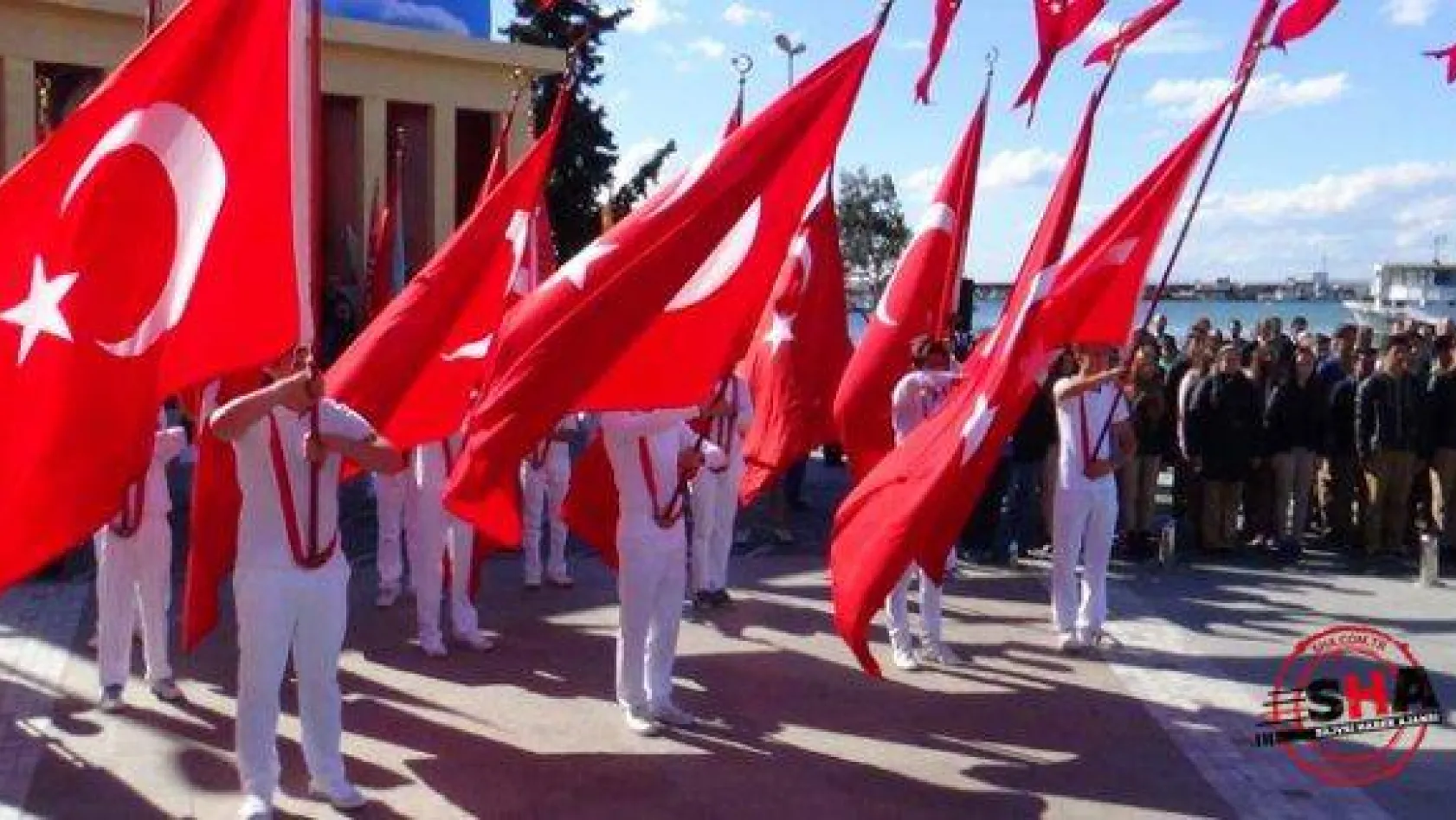 Silivri'de 29 Ekim kutlamaları çelenk sunma ile başladı