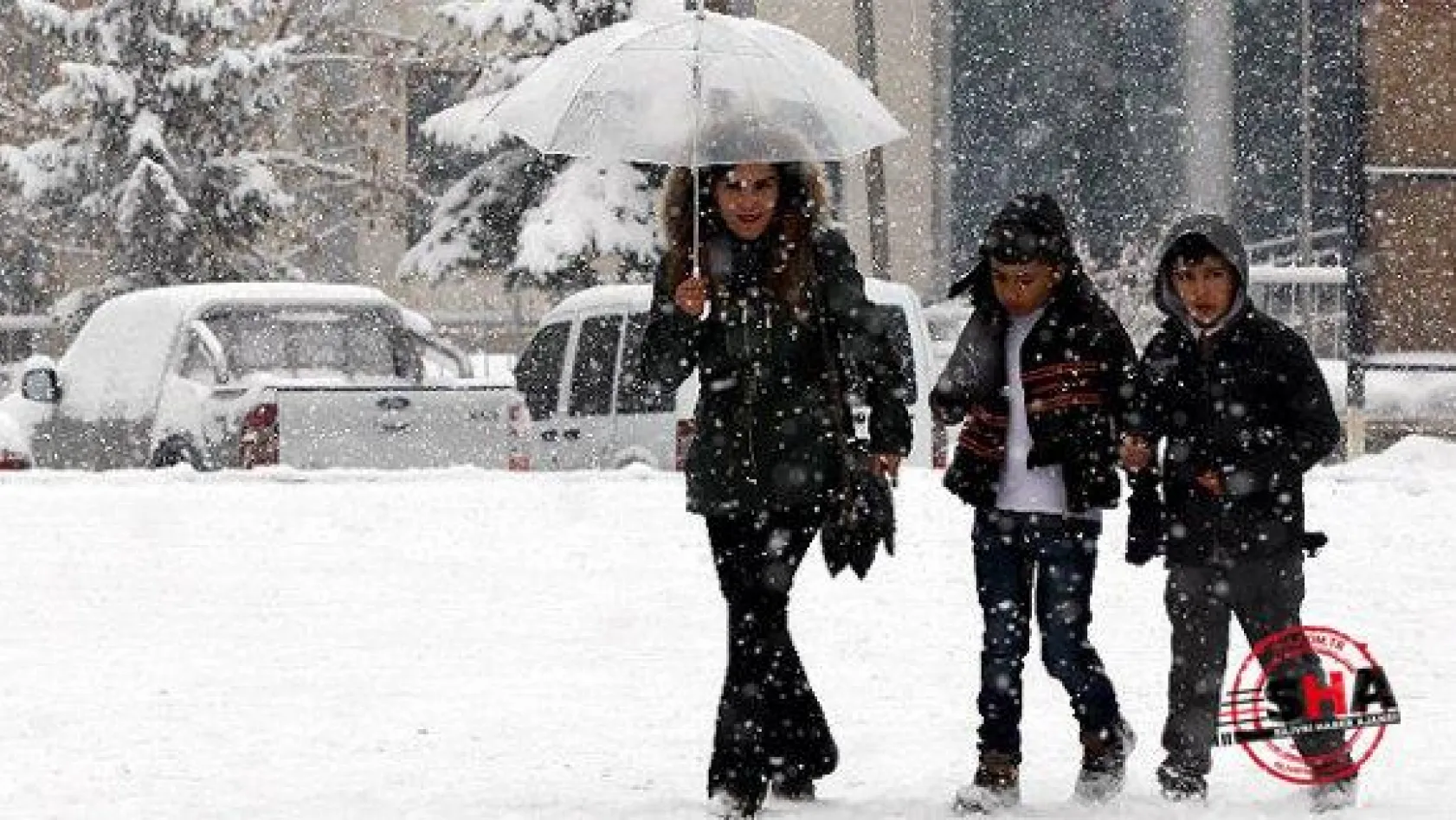 4 Ocak Pazartesi İstanbul'da okullar tatil mi ?