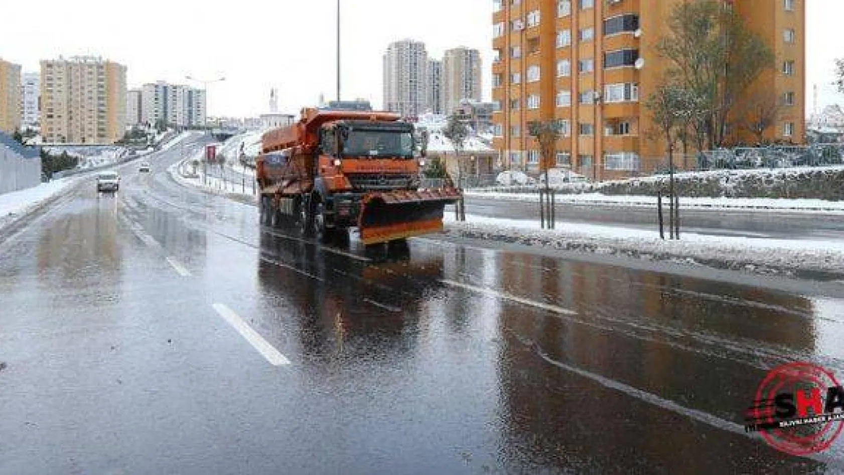 İstanbul'da kırmızı alarm verildi, ekipler kar nöbetinde