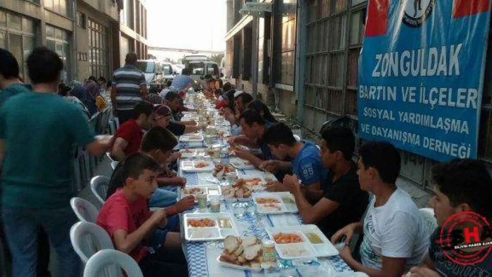 Zonguldak&ampBartınlılar Derneği'nden 2.Geleneksel Sokak İftarı