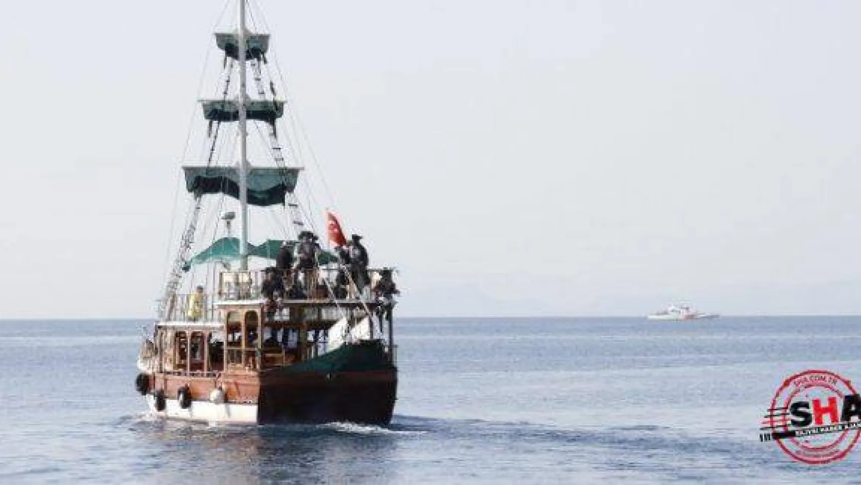 Batan tekne Silivri Emniyetini yasa boğdu