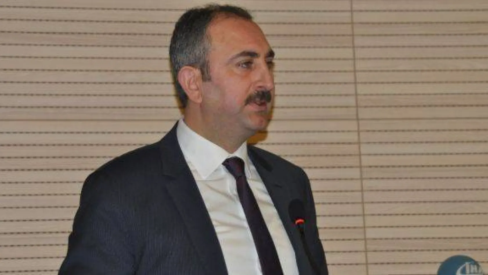 Gaziantep'te 'Yeni Anayasa ve Başkanlık Sistemi' paneli