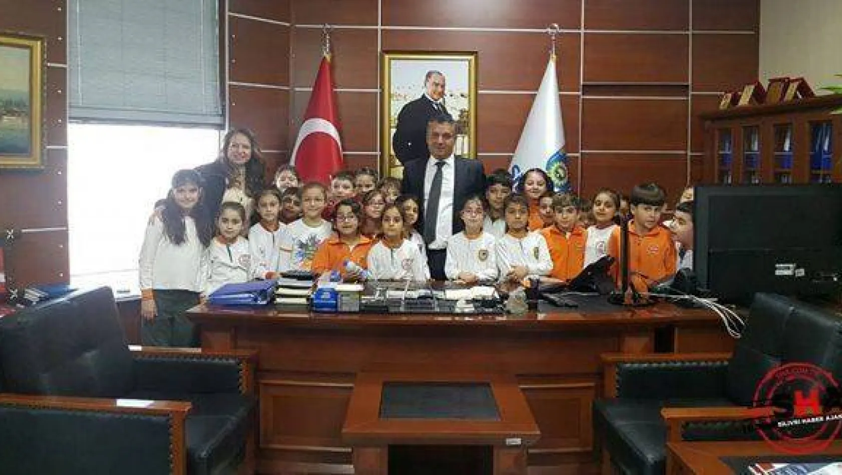 Hasan Özvarnalı öğrencilerinden Belediye gezisi