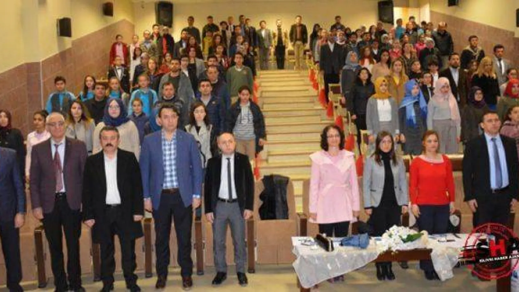 Ortaokullar arası İstiklal Marşı'nı Güzel Okuma Yarışması düzenlendi