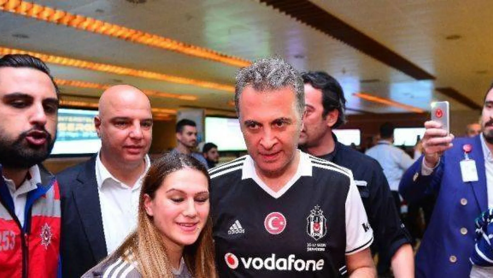 Beşiktaş İstanbul'da coşkuyla karşılandı