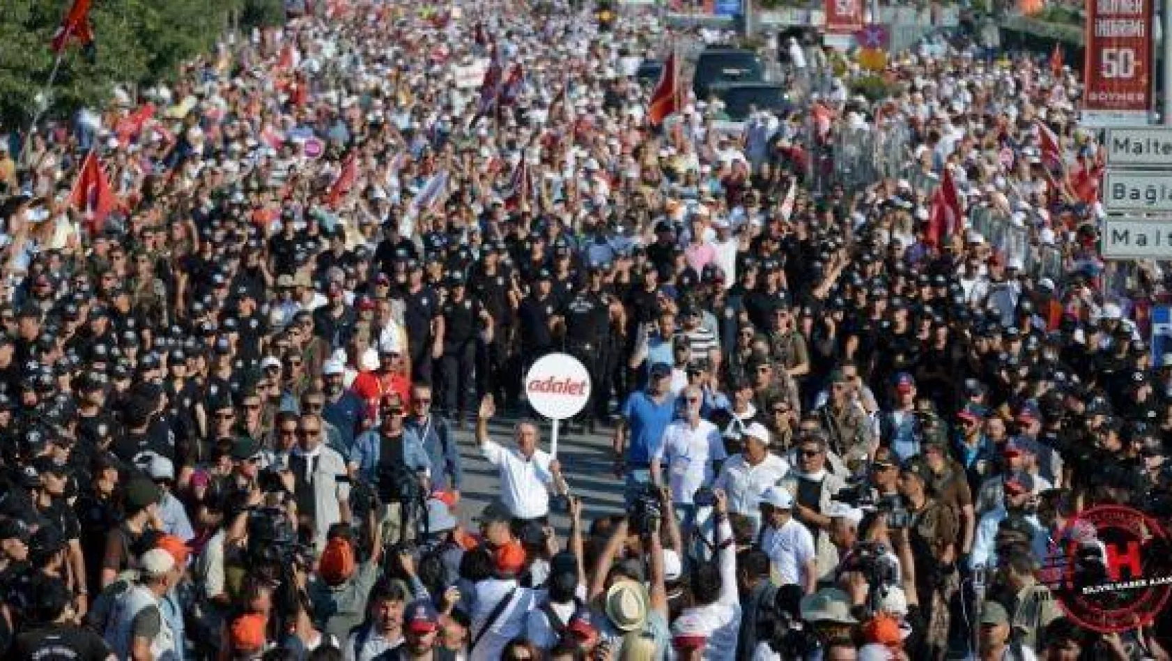İstanbul Valiliği : " Maltepe'de yaklaşık 175 bin kişi olduğu sonucuna varılmıştır"