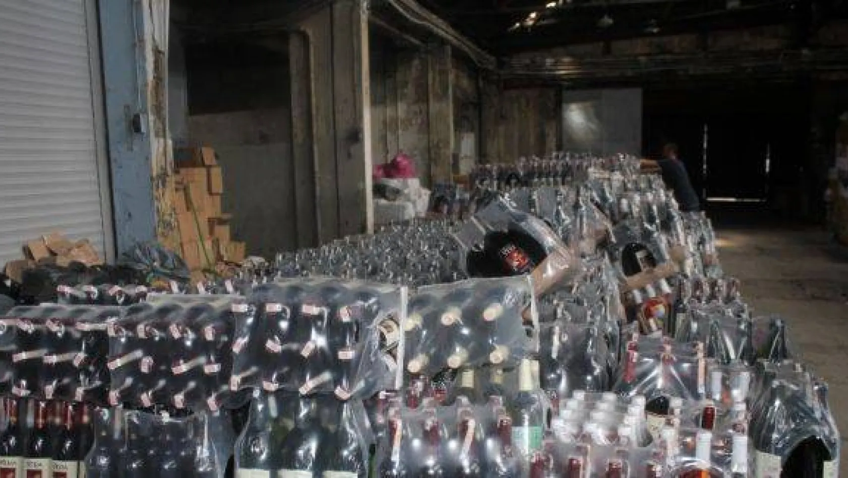 İçki fabrikalarındaki vergi kaçakçıları devleti 20 milyon lira zarar uğratmış