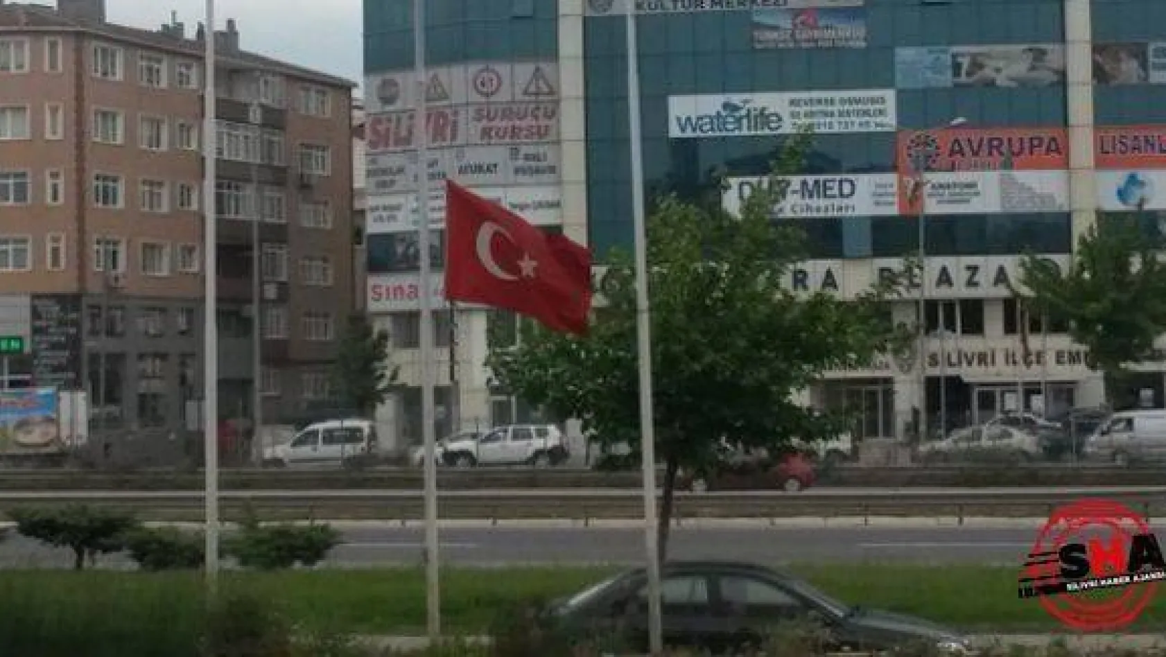 İlçe genelinde ki Türk Bayrakları yarıya indirildi