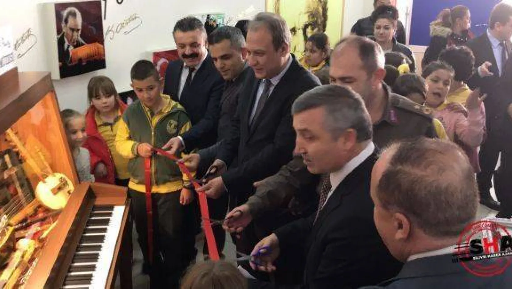Turgut Reis İlkokulu " Mini Çalgı Müzesi " Kurdu