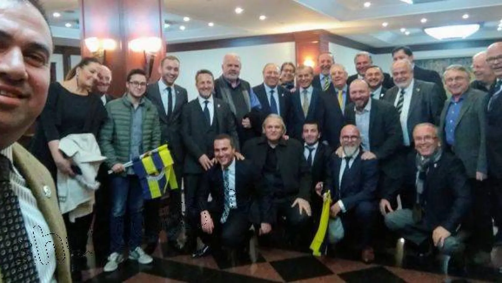Fenerbahçe Başkanı Aziz Yıldırım, Seçimler İçin Adaylık Sinyali Verdi